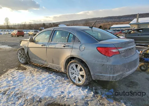2011 Chrysler 200 Touring z USA, uszkodzony, nr VIN 1C3BC1FB6BN581285